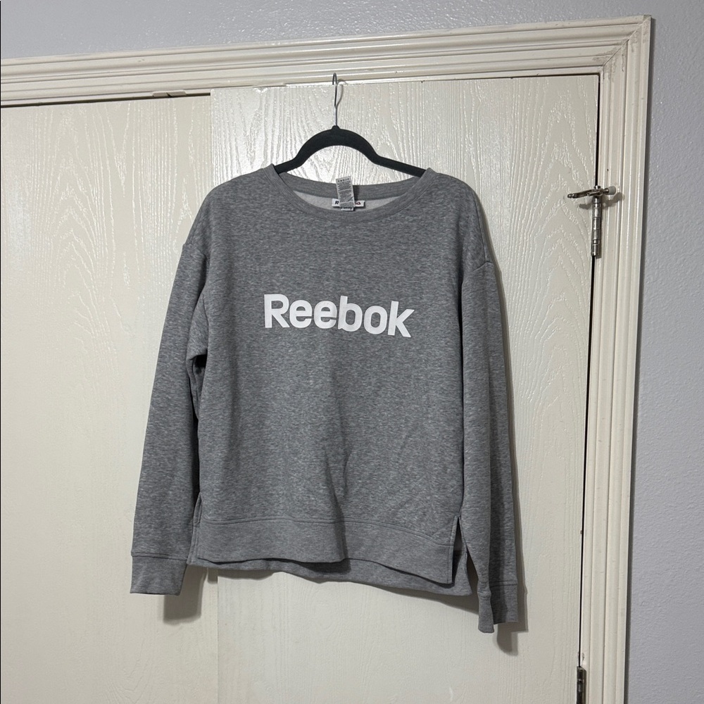 Reebok cropped sweatshirt size M